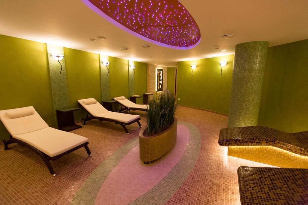 Hotel Park Avenue **** Piest'any Exterior foto