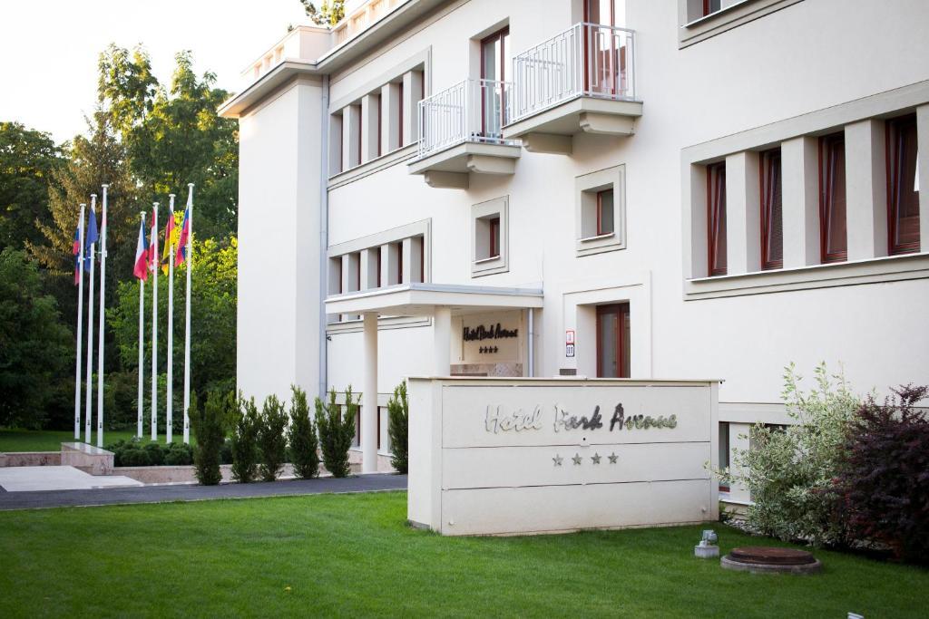 Hotel Park Avenue **** Piest'any Exterior foto