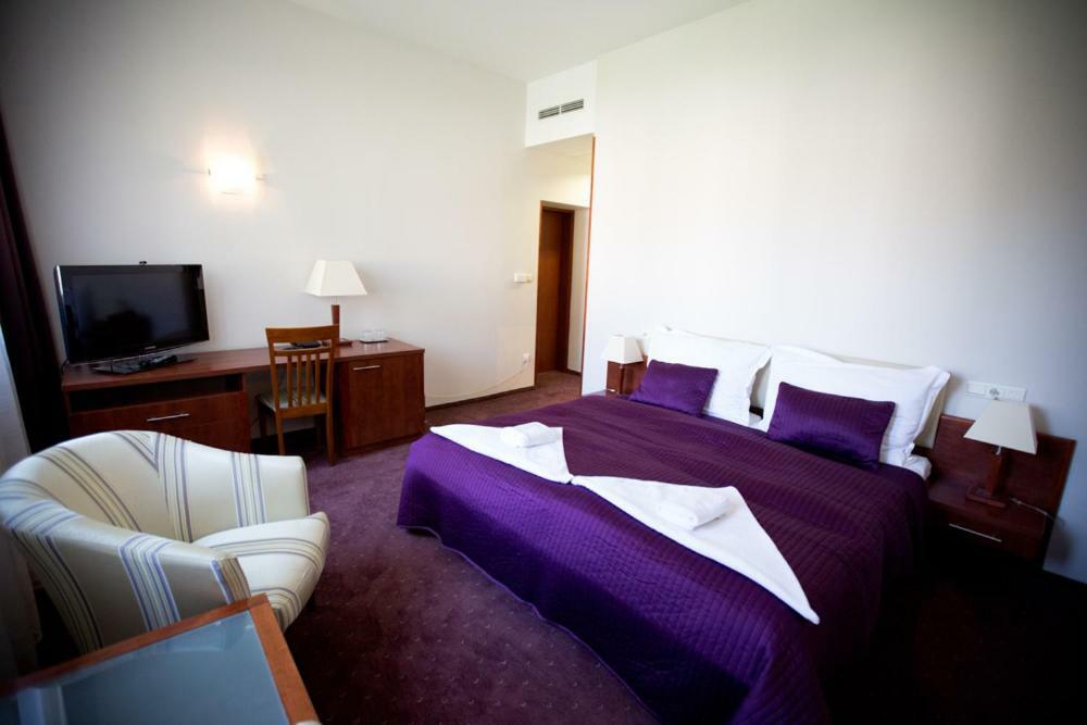 Hotel Park Avenue **** Piest'any Exterior foto